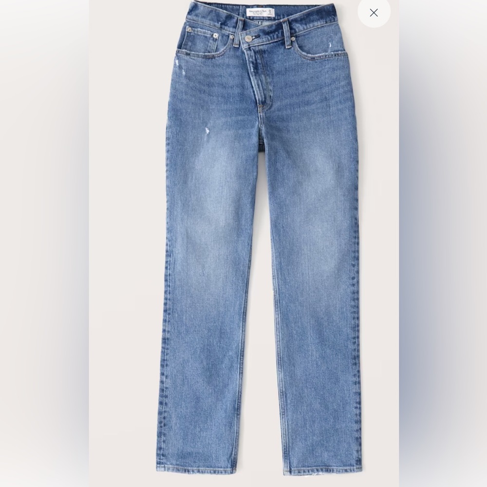 A&F Curve Love Ultra High Rise 90s Straight Jean Medium Criss-Cross Wais…